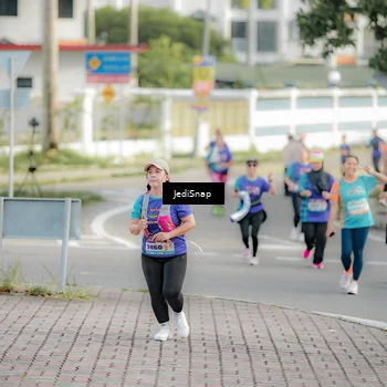 Runner Photo 8328853