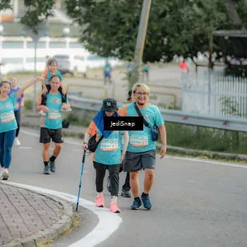 Runner Photo 8328866