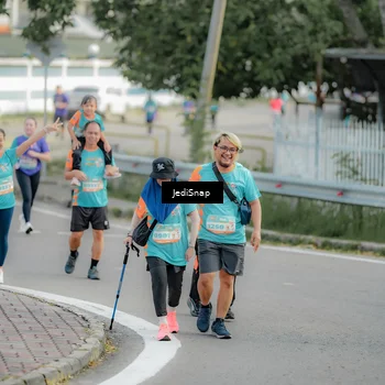 Runner Photo 8328871