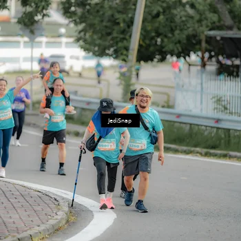 Runner Photo 8328873