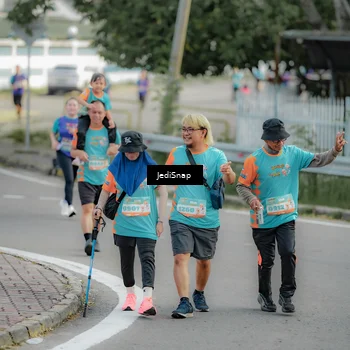 Runner Photo 8328883