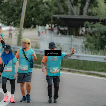 Runner Photo 8328885
