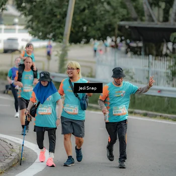 Runner Photo 8328888