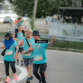 Runner Photo 8328899