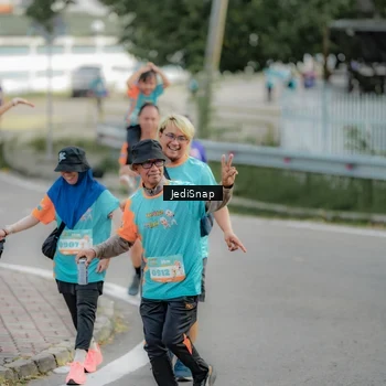 Runner Photo 8328903