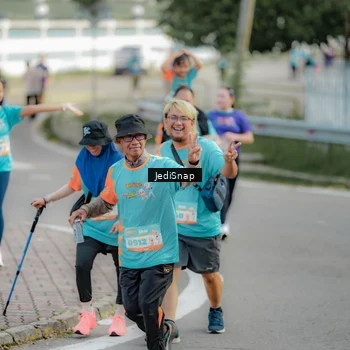 Runner Photo 8328909