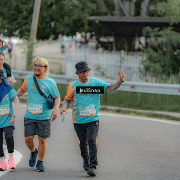 Runner Photo 8328911
