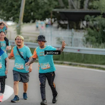 Runner Photo 8328916