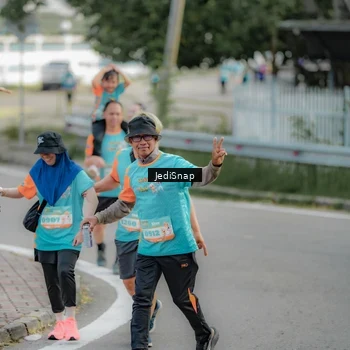 Runner Photo 8328918