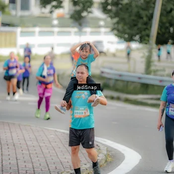 Runner Photo 8328931