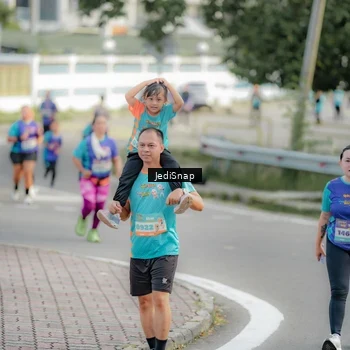 Runner Photo 8328934