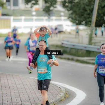 Runner Photo 8328939