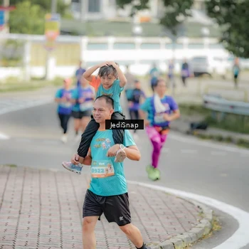 Runner Photo 8328940