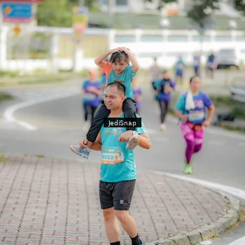 Runner Photo 8328944