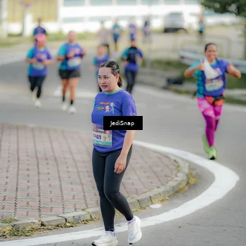 Runner Photo 8328948