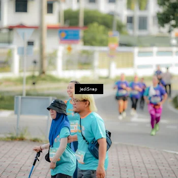 Runner Photo 8328949