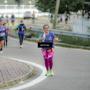 Runner Photo 8328971