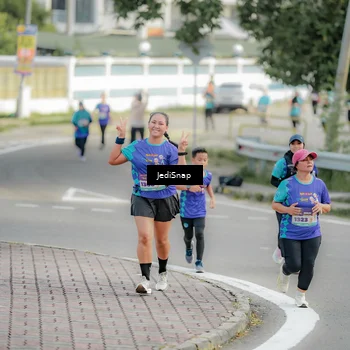 Runner Photo 8328986