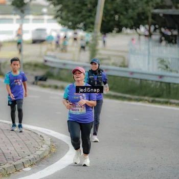 Runner Photo 8328998