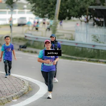 Runner Photo 8328999