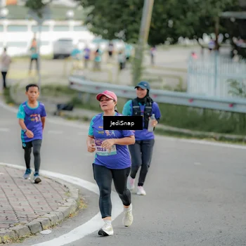Runner Photo 8329002