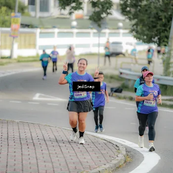 Runner Photo 8329006