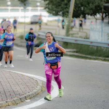 Runner Photo 8329015