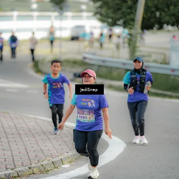 Runner Photo 8329016