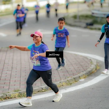 Runner Photo 8329024