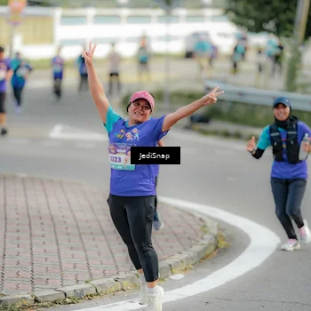 Runner Photo 8329025