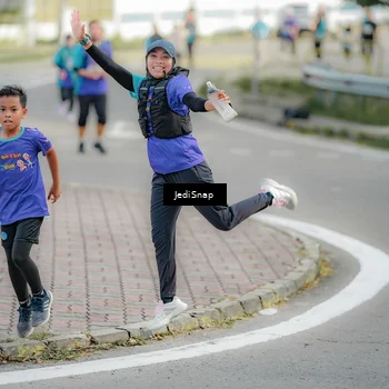 Runner Photo 8329042