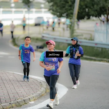 Runner Photo 8329045
