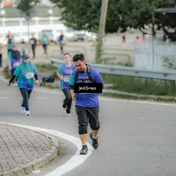 Runner Photo 8329063