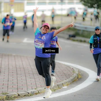 Runner Photo 8329065