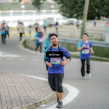 Runner Photo 8329083