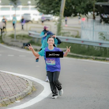 Runner Photo 8329089