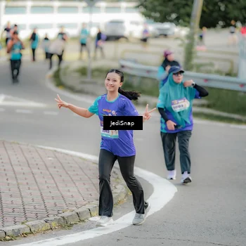 Runner Photo 8329098