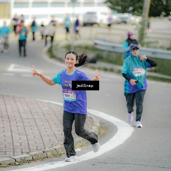Runner Photo 8329101
