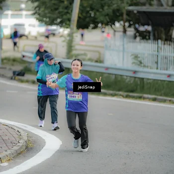 Runner Photo 8329103