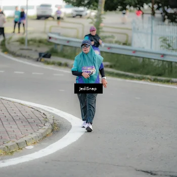 Runner Photo 8329107