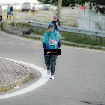 Runner Photo 8329110