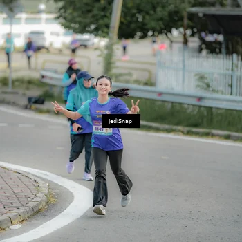 Runner Photo 8329114