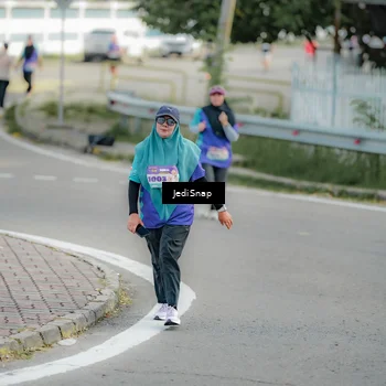 Runner Photo 8329122