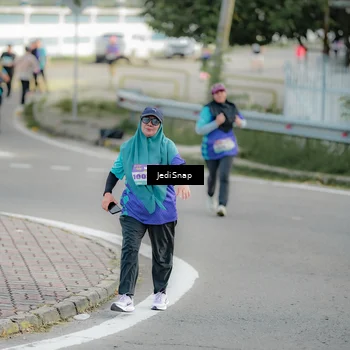 Runner Photo 8329153