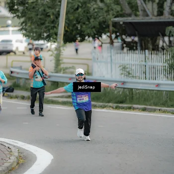 Runner Photo 8329158