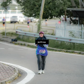 Runner Photo 8329162