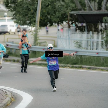 Runner Photo 8329175