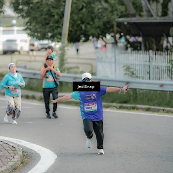 Runner Photo 8329176