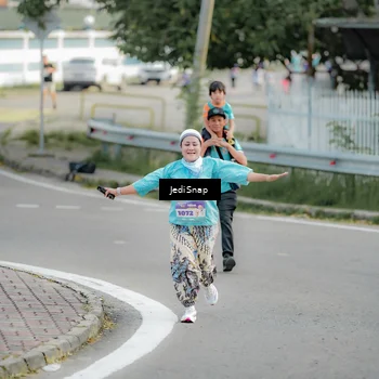Runner Photo 8329194