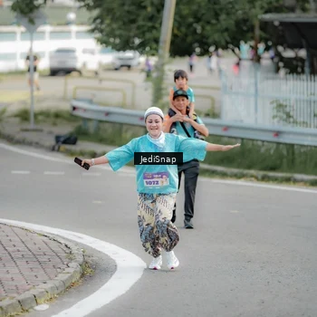 Runner Photo 8329202